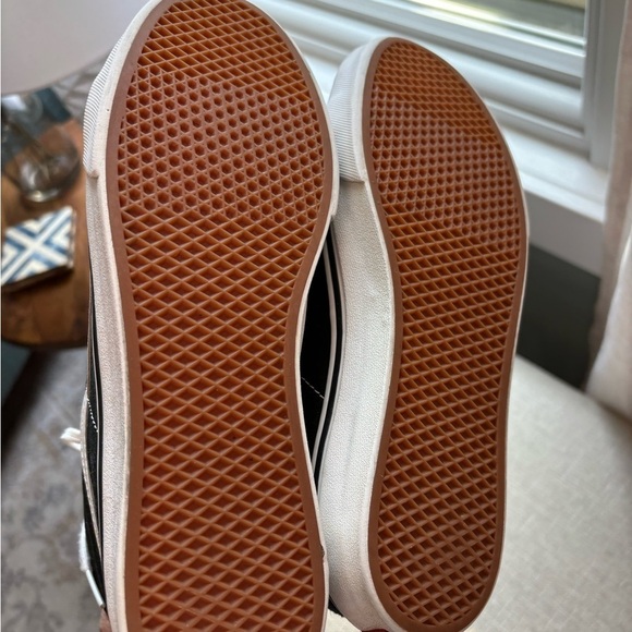 VANS UNISEX men’s:6.5 women’s: 8 SK8 sneaker Black and white “off the wall” - Picture 4 of 10